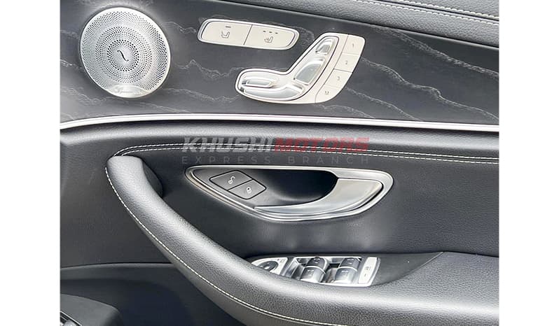 2016 Mercedes-Benz E-Class E200 image-7