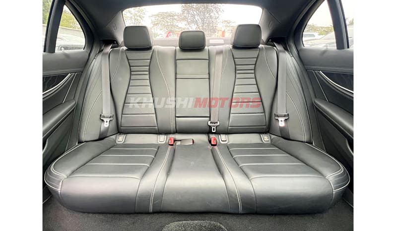 2016 Mercedes-Benz E-Class E200 image-9