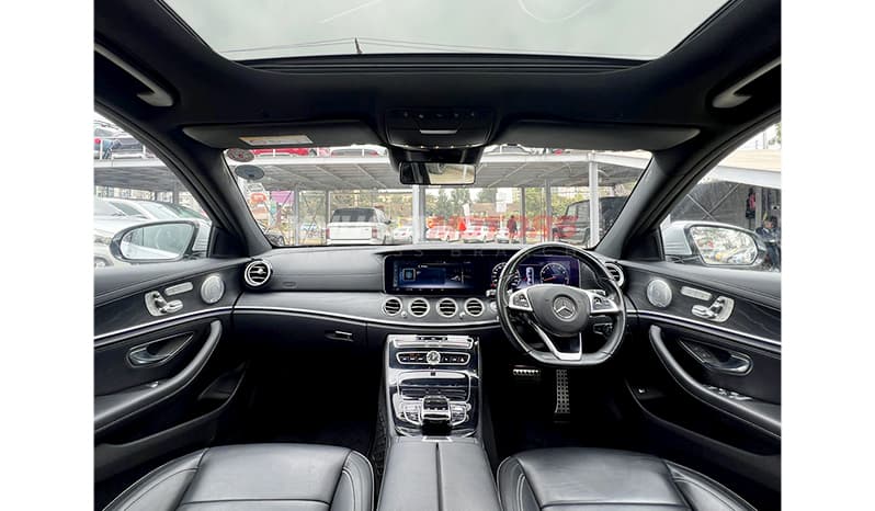 2016 Mercedes-Benz E-Class E200 image-10