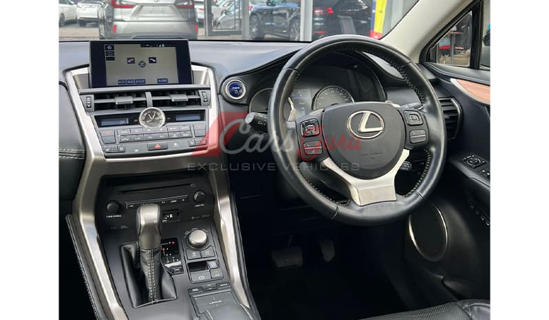2016 Lexus NX NX300H image-9