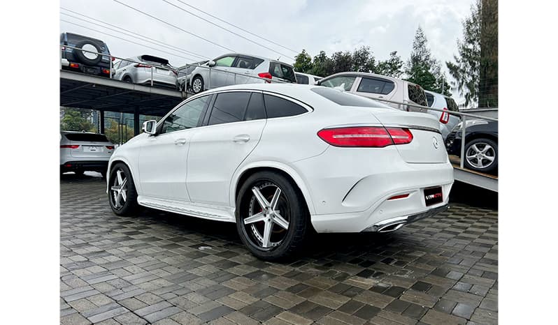 2016 Mercedes-Benz GLE-Class GLE350d image-14