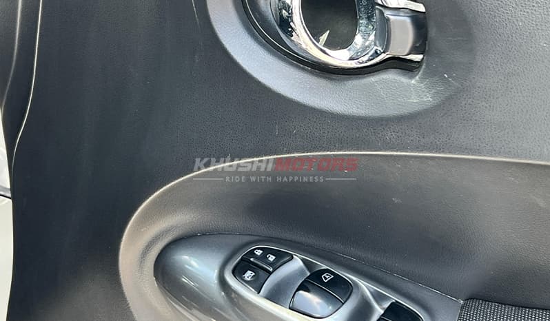 2016 Nissan Juke 15 R Selection image-12