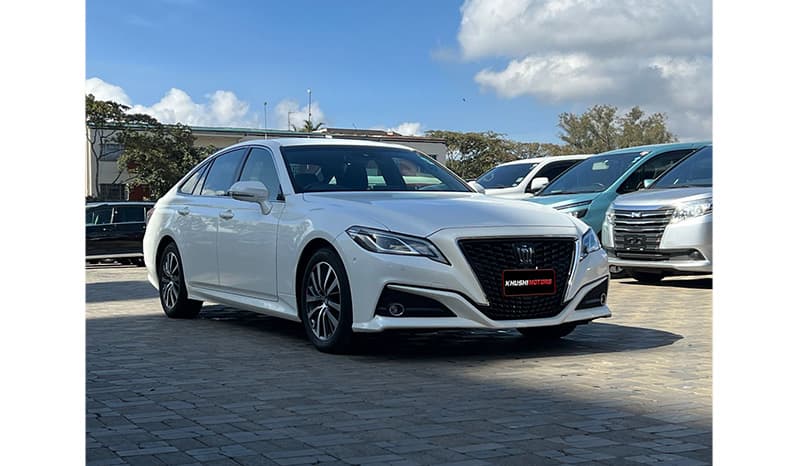 2018 Toyota Crown S image-2