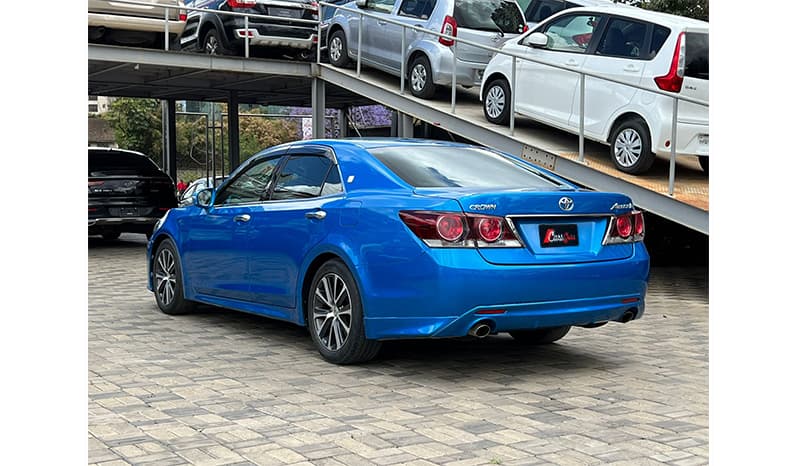 2016 Toyota Crown S-T Package Athlete image-4
