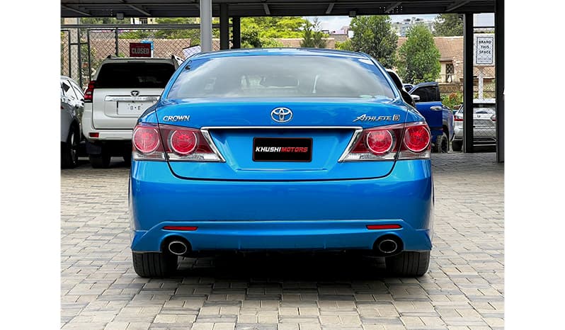2016 Toyota Crown S-T Package Athlete image-14