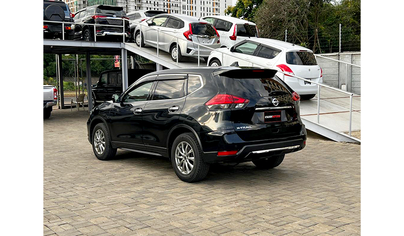 2017 Nissan Xtrail 20X image-9