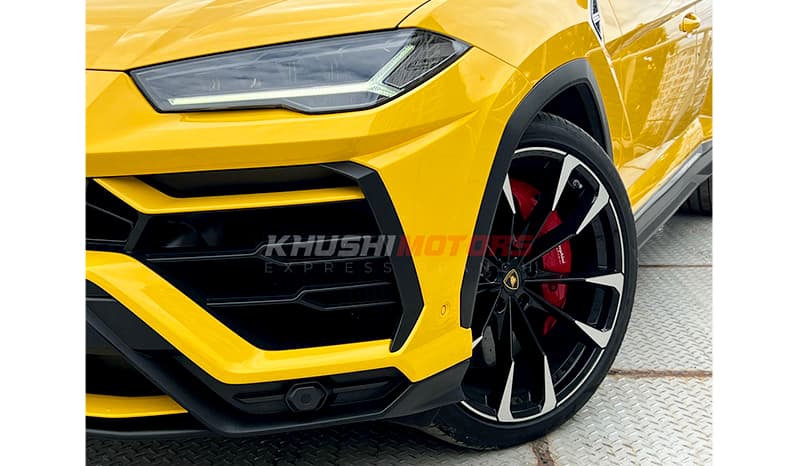 2019 Lamborghini Urus Base image-4