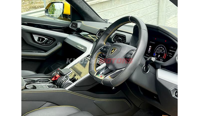 2019 Lamborghini Urus Base image-8