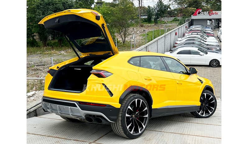 2019 Lamborghini Urus Base image-12