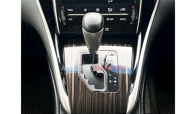 2017 Toyota Harrier Elegance image-3