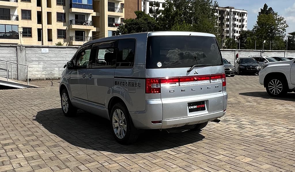 2017 Mitsubishi Delica D5 D POWER image-5