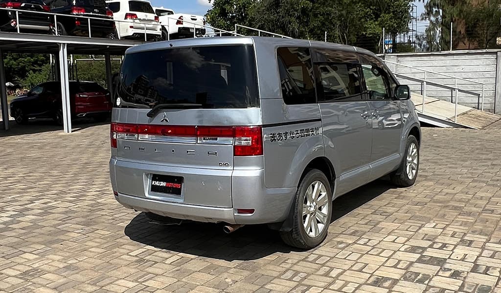 2017 Mitsubishi Delica D5 D POWER image-6