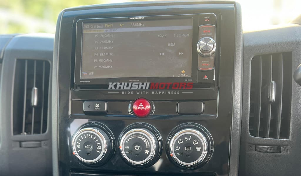2017 Mitsubishi Delica D5 D POWER image-9
