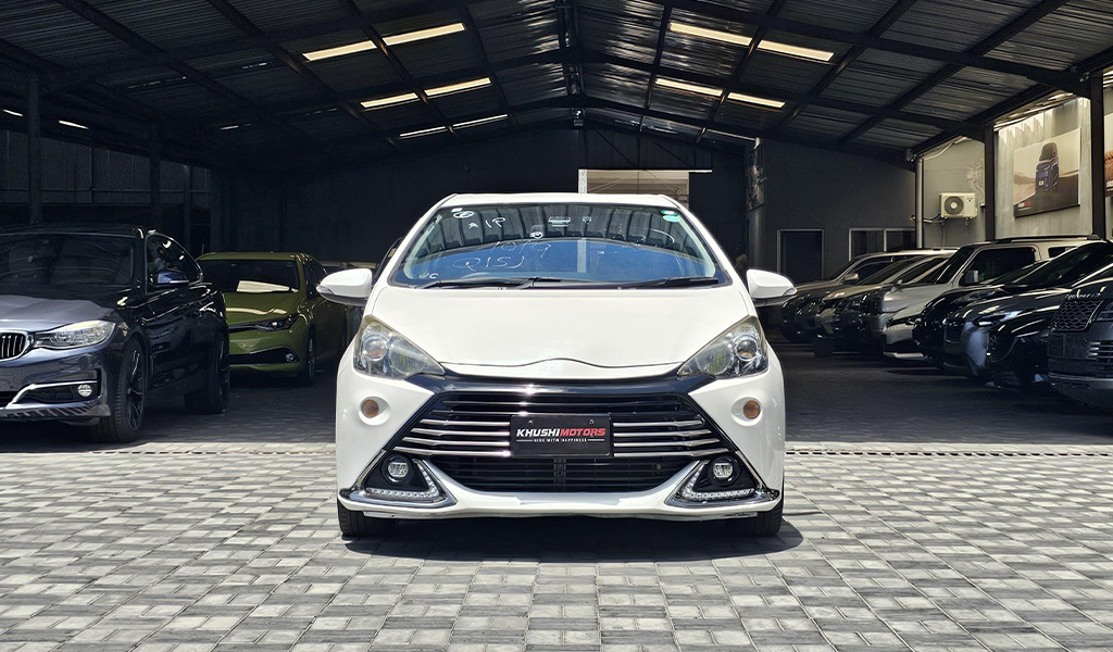 2017 Toyota Aqua GS image-2