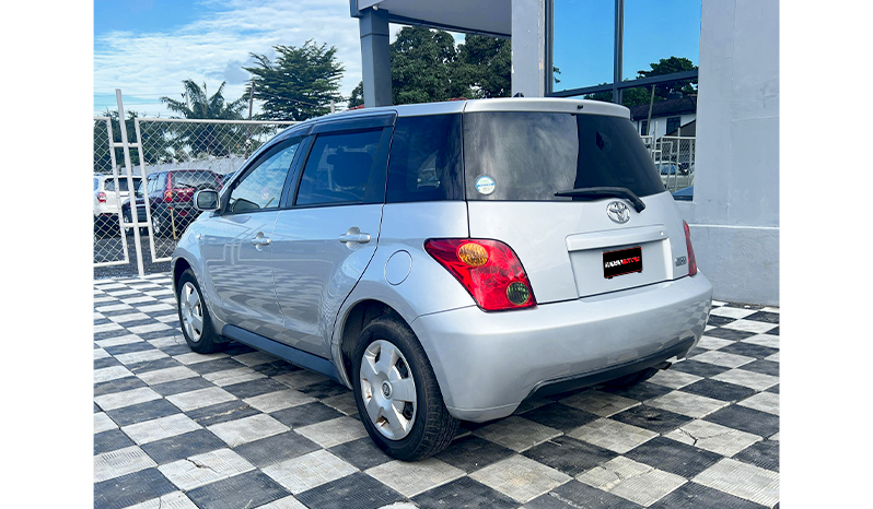 2003 Toyota IST image-3