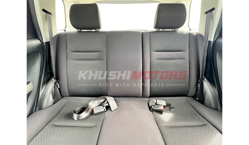 2003 Toyota IST image-7