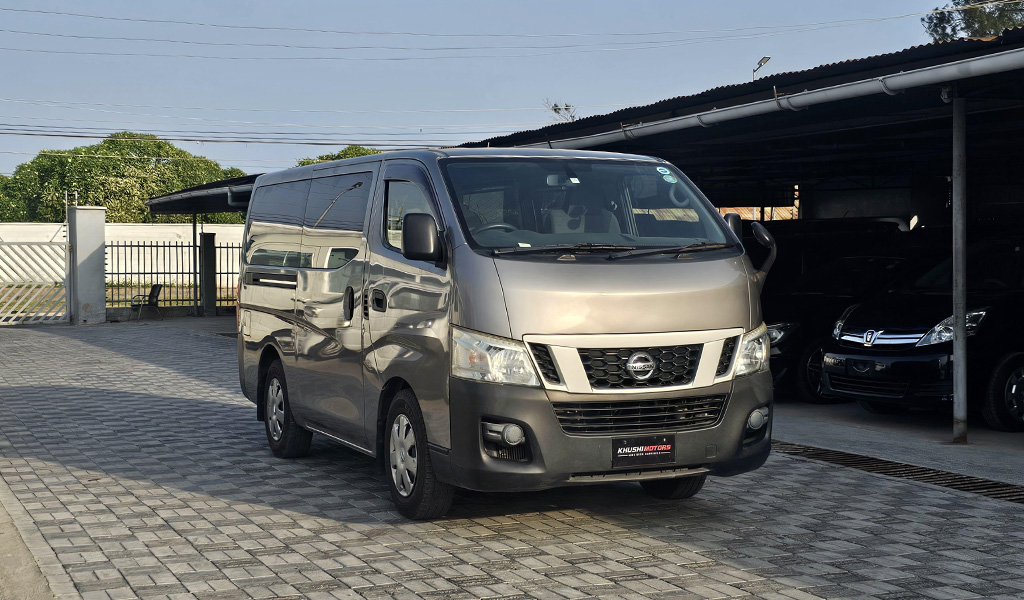 2017 Nissan NV350 Caravan DX image-1