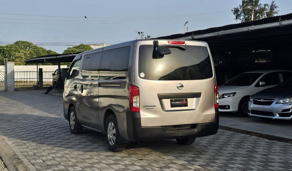 2017 Nissan NV350 Caravan DX image-4