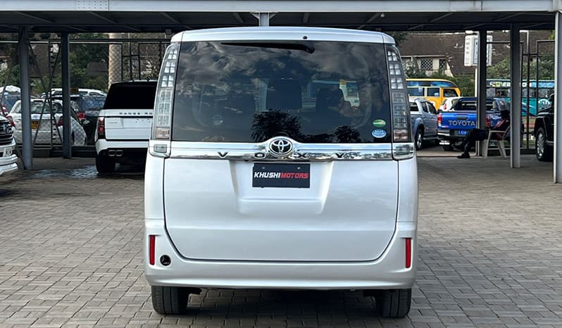2017 Toyota Voxy V image-4
