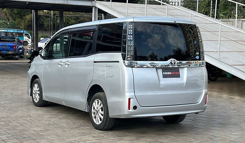 2017 Toyota Voxy V image-5