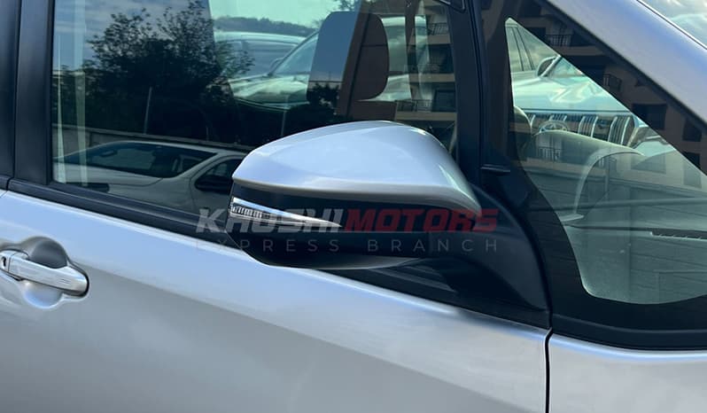 2017 Toyota Voxy V image-7