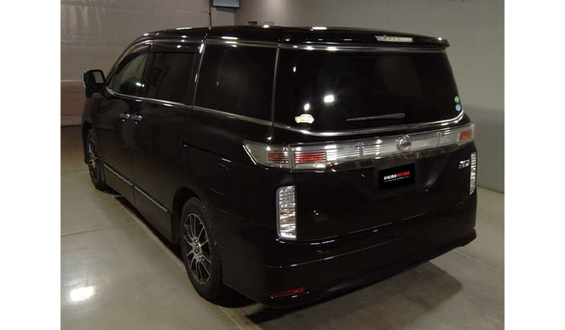 2018 Nissan Elgrand image-5