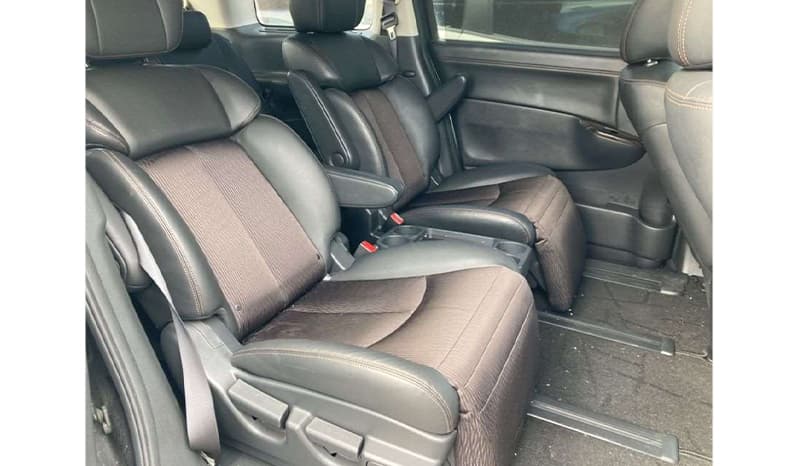 2018 Nissan Elgrand image-8