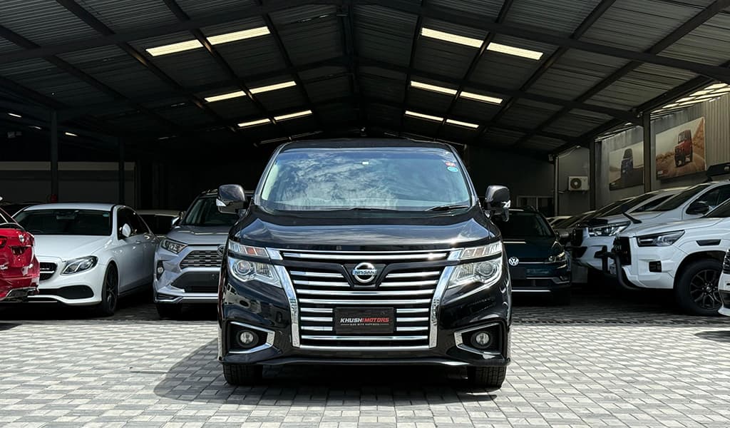 2018 Nissan Elgrand image-10