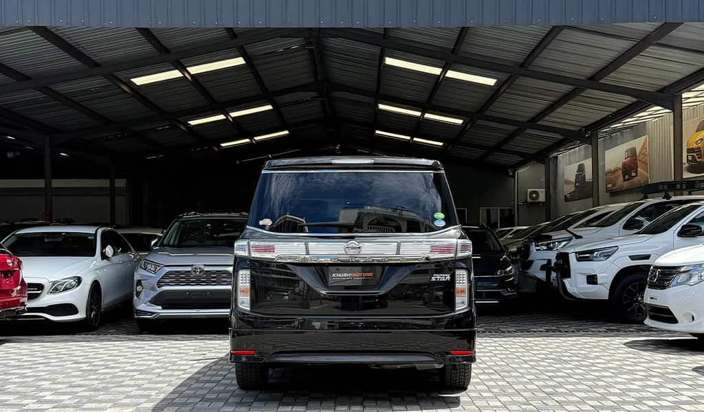 2018 Nissan Elgrand image-13