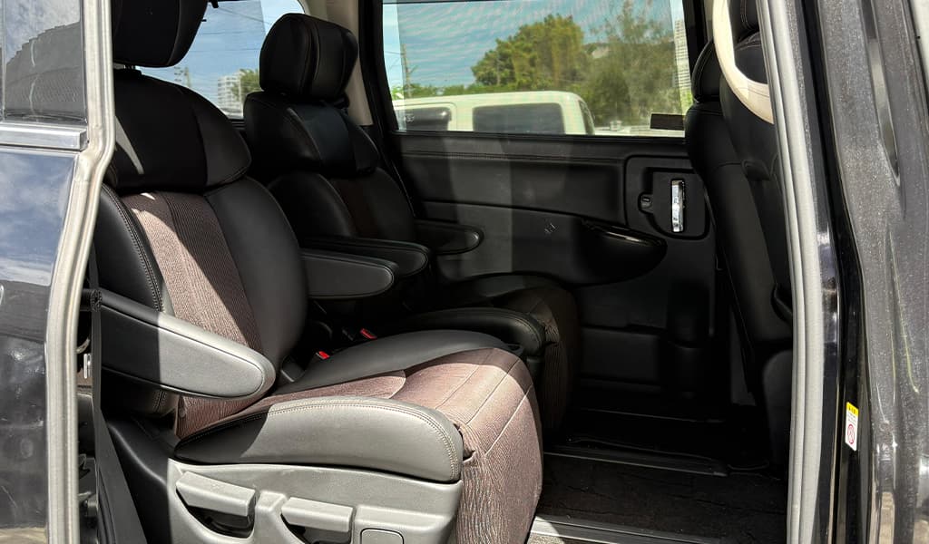 2018 Nissan Elgrand image-18