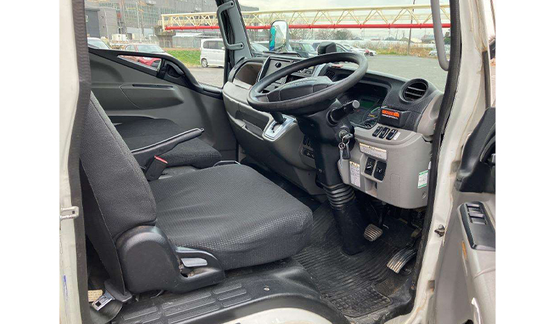 2018 Mitsubishi Fuso Canter 3.3 Ton image-5