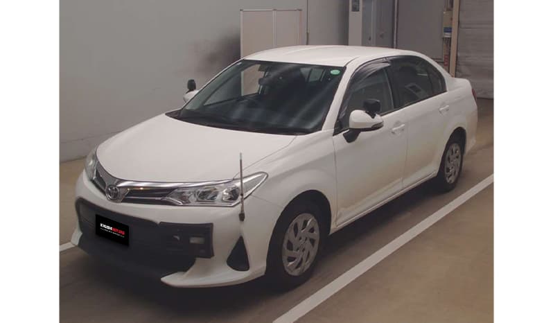 2020 Toyota Corolla Axio image-2