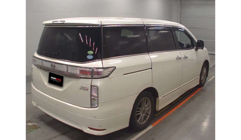 2018 Nissan Elgrand Highway Star S image-3