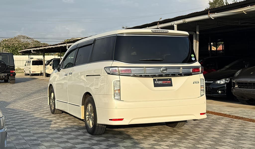 2018 Nissan Elgrand Highway Star S image-30