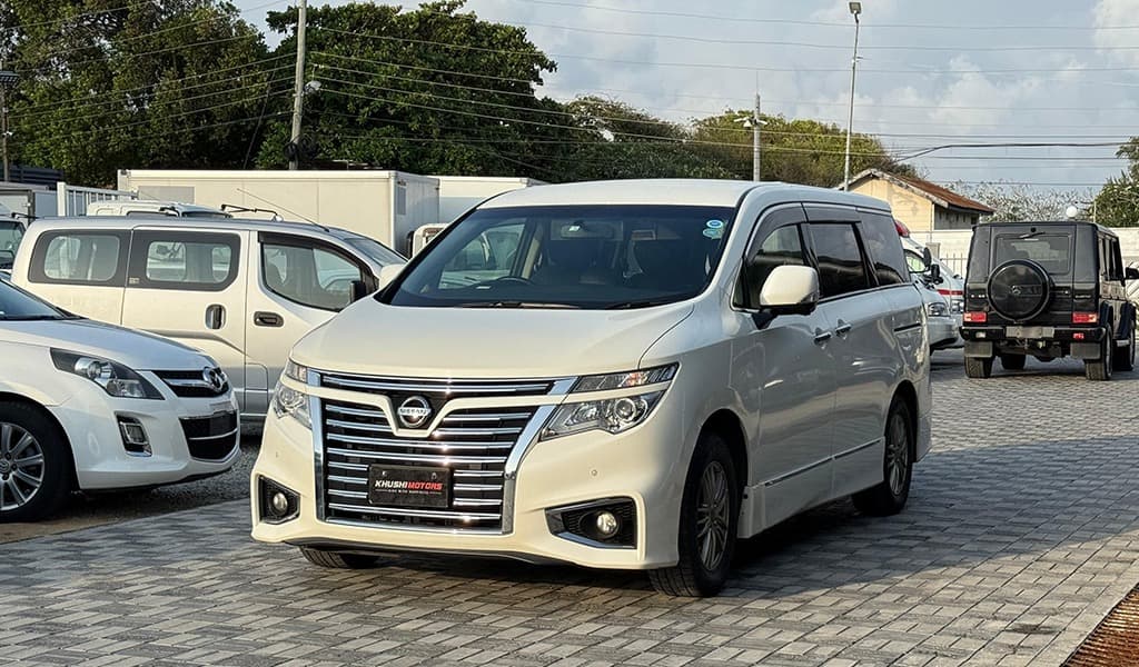 2018 Nissan Elgrand Highway Star S image-31