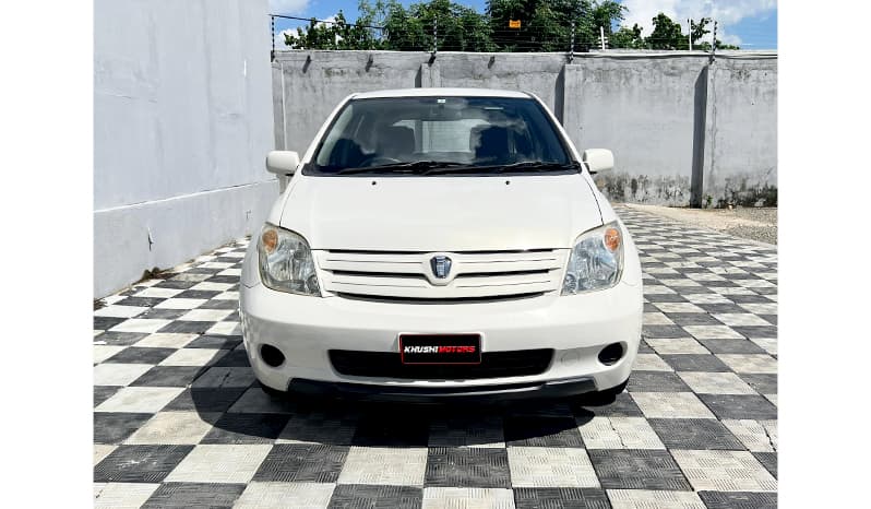 2002 Toyota IST image-1