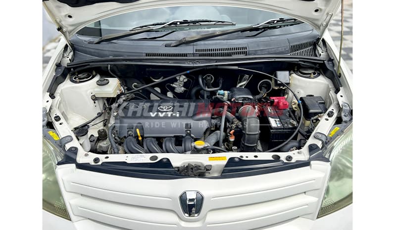 2002 Toyota IST image-5
