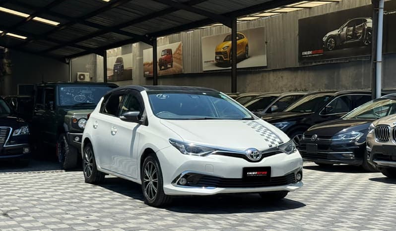 2018 Toyota Auris image-1