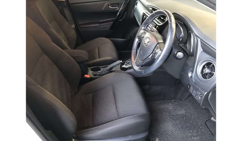 2018 Toyota Auris image-6
