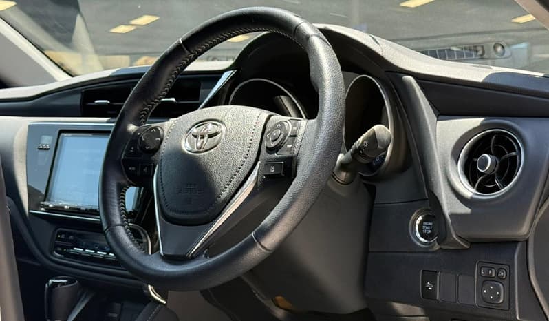 2018 Toyota Auris image-14