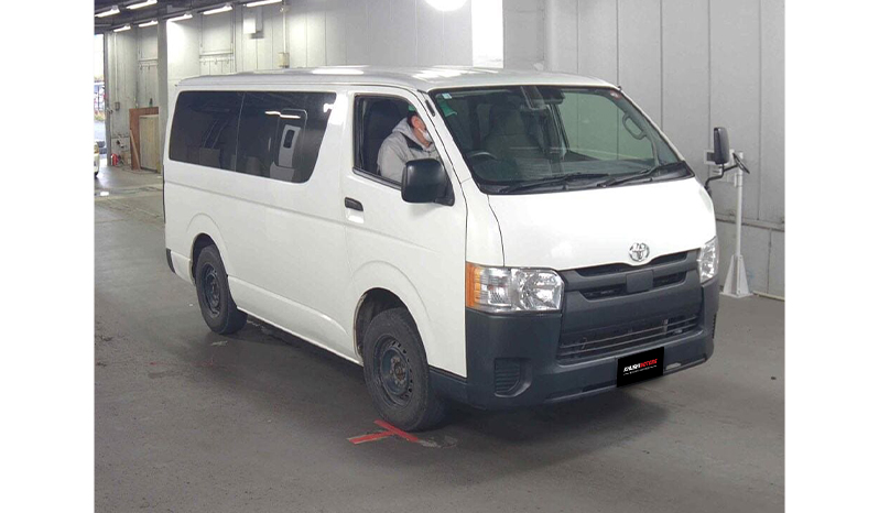 2018 Toyota Hiace image-2