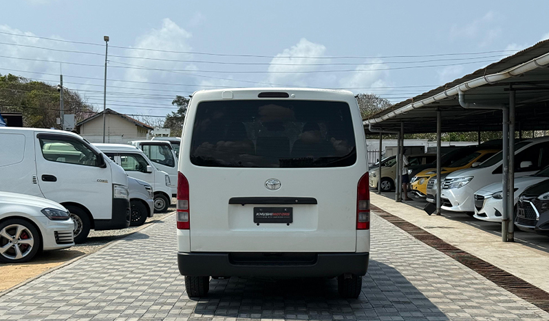 2018 Toyota Hiace image-11