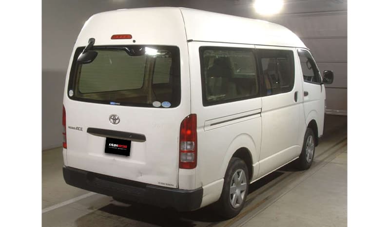 2018 Toyota Hiace image-3