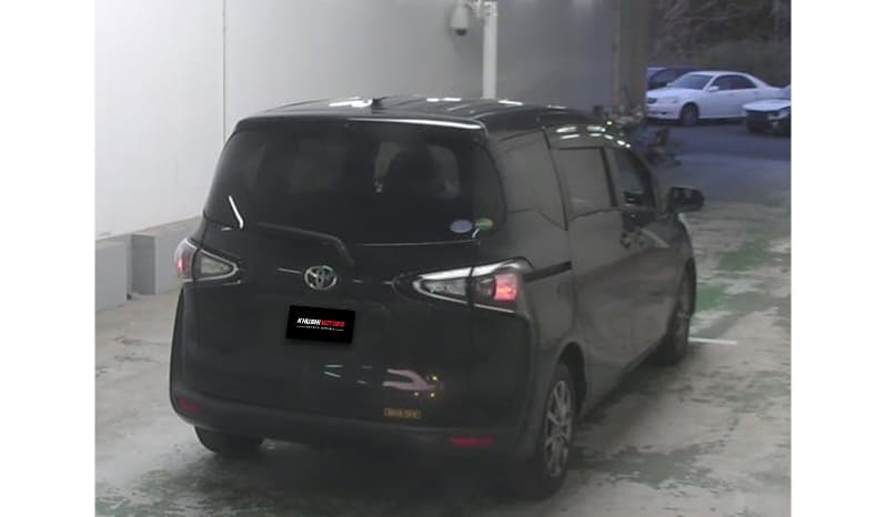 2018 Toyota Sienta image-3