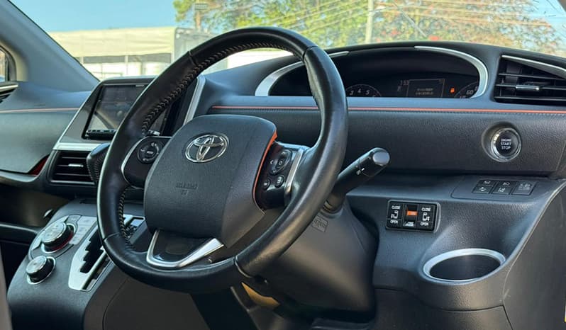 2018 Toyota Sienta image-11