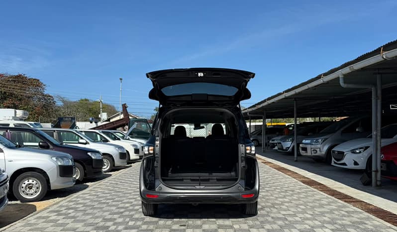 2018 Toyota Sienta image-16