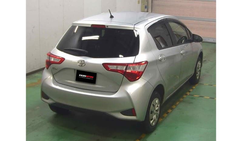 2018 Toyota Vitz image-4