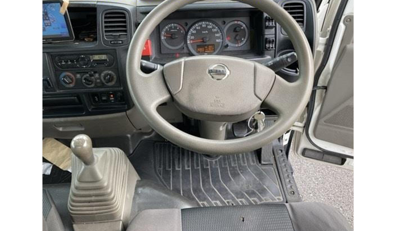 2018 Nissan Atlas Refrigerator 4.2 Ton image-4
