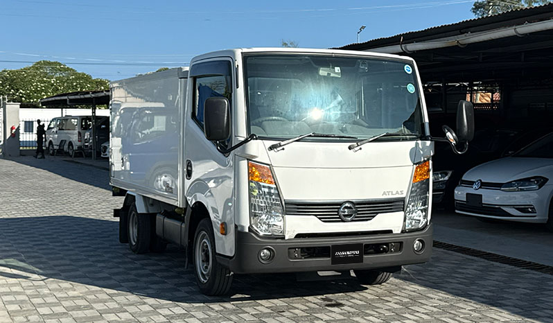 2018 Nissan Atlas Refrigerator 4.2 Ton image-16
