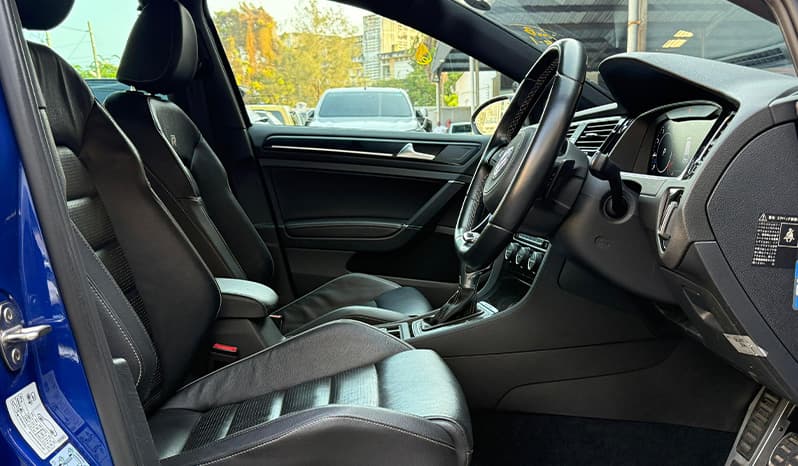 2018 Volkswagen Golf Variant image-13